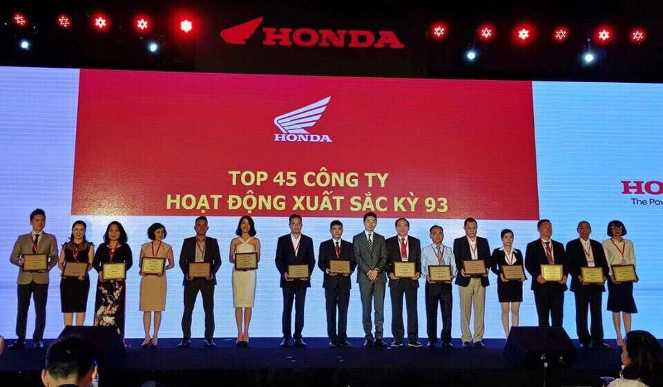 Honda Việt Long được HVN vinh danh trong TOP 70 HEAD, TOP 45 Công ty xuất sắc năm 2016