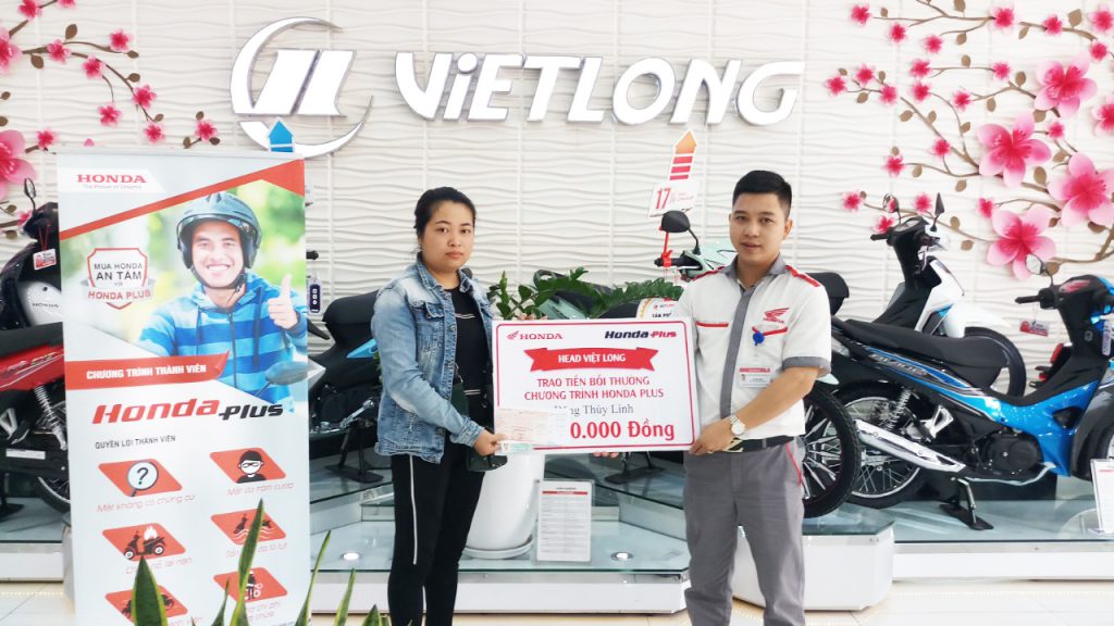 Honda Việt Long trao giải Honda Plus cho khách hàng trong tháng 04