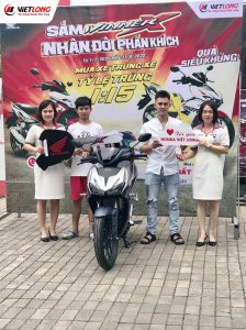 Khách hàng trúng thưởng chương trình  “ Sắm Winner X – Nhân đôi phấn khích”