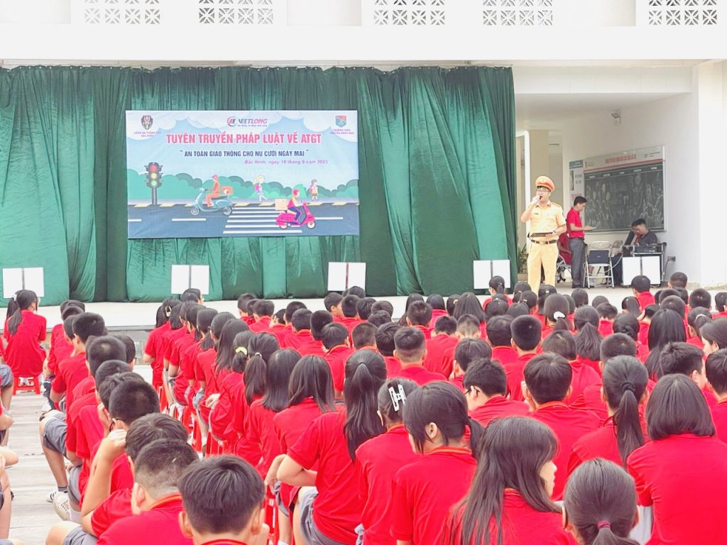 Tuyên truyền Pháp luật ATGT “AN TOÀN GIAO THÔNG CHO NỤ CƯỜI NGÀY MAI“ tại Trường THCS NGUYỄN ĐĂNG ĐẠO